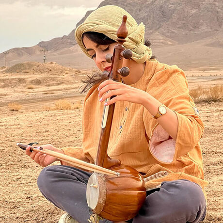 Azin Yousefan (Kamancheh)